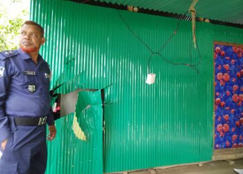 লোহাগড়ায় তেলকাড়া গ্রাম আবারও অশান্ত    দু’পক্ষের সংঘর্ষে মহিলাসহ আহত ২০