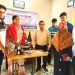 অস্বচ্ছল পরিবারের মাঝে স্বচ্ছলতা ফেরাতে ক্লিন সিরাজগঞ্জ গ্রীন সিরাজগঞ্জের সেলাই মেশিন বিতরন