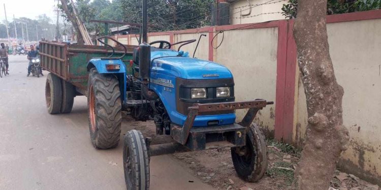 নবীগঞ্জে যানজট নিরসনে ট্রাফিক পুলিশের এটিএসআই মো: খলিলুর রহমানের কঠোর ভূমিকা