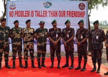 নওগাঁর সীমান্তে বিজিবি-বিএসএফ এর দ্বিপাক্ষিক সম্পর্ক উন্নয়নে আনুষ্ঠানিকভাবে অঙ্গীকার