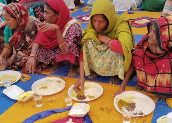 ঠাকুরগাঁওয় গরীবের মেহমান খানার ২য় দিন আজ