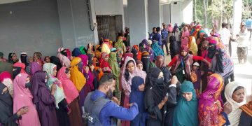 বাউফলে জাল ভোটারকে ছেড়ে দেয়ার অভিযোগ, তথ্য সংগ্রহে সাংবাদিককে বাধা