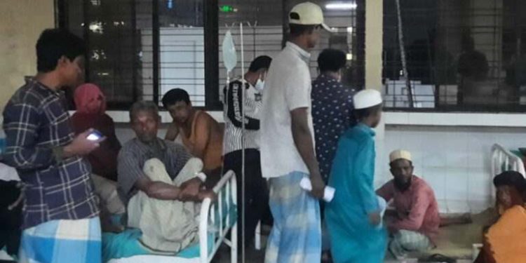 ইফতারিতে শরবত ভেবে ব্যাটারির পানি পান, অসুস্থ হয়ে ৪ মুসল্লি হাসপাতালে।