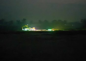 টাঙ্গাইলে পুংলি নদীর পাড় কেটে অবৈধভাবে মাটি বিক্রি