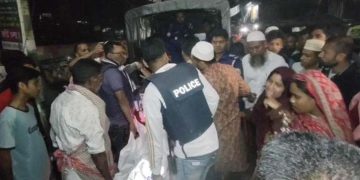 স্বামীকে কুপিয়ে হত্যা করে থানায় আত্মসমর্পণ স্ত্রীর।