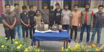 সিরাজগঞ্জ ডিবি পুলিশের যৌথ অভিযানে সিএনজিসহ ৮ চোর আটক