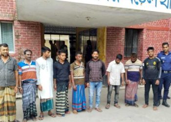 বাগেরহাটে চুলকাঠি এলাকায় নগদ টাকাসহ জুয়াড়ি আটক ৮