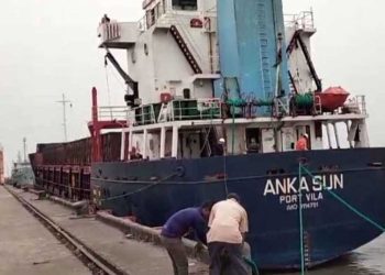 মোংলায় ভিড়েছে রূপপুর বিদ্যুৎ কেন্দ্রের পণ্য নিয়ে বাণিজ্যিক জাহাজ