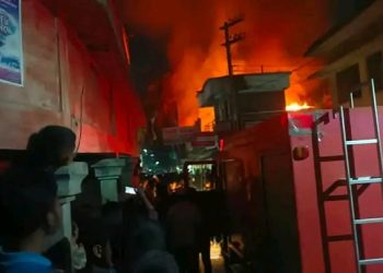 লামায় বাজারে আকস্মিক আগুনে পুড়ে ছাই ব্যবসায়ীর স্বপ্ন