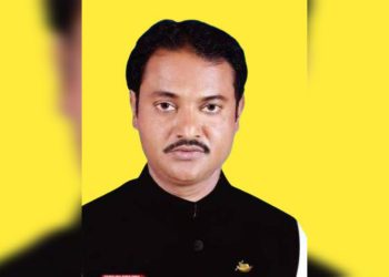 রায়গঞ্জে দুর্নীতির অভিযোগে চেয়ারম্যানের বিরুদ্ধে অনাস্থা