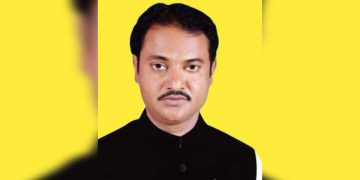 রায়গঞ্জে দুর্নীতির অভিযোগে চেয়ারম্যানের বিরুদ্ধে অনাস্থা