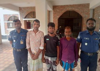 তাড়াইলে ৭২ বস্তা ভিজিএফ চাউল সহ আটক ৩