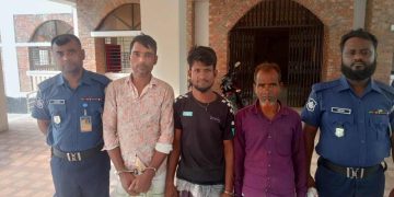 তাড়াইলে ৭২ বস্তা ভিজিএফ চাউল সহ আটক ৩