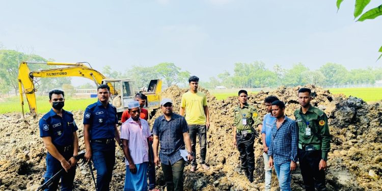 মাধবপুরে মাটি কাটার দায়ে ভ্রাম্যমাণ আদালতের জরিমানা