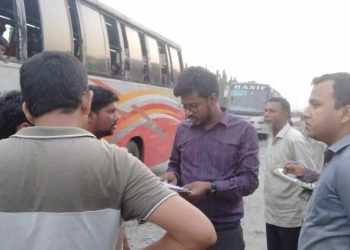 সিরাজগঞ্জে বিআরটিএ এর যৌথ অভিযানে ফিটনেসবিহীন গাড়ি আটক ও জরিমানা আদায়