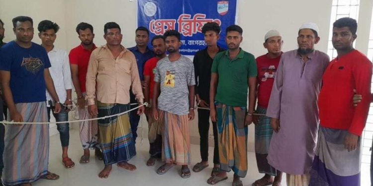 রামপাল বিদ্যুৎ কেন্দ্রে ডাকাতির ঘটনায় আটক ১২ জনকে কারাগারে প্রেরন