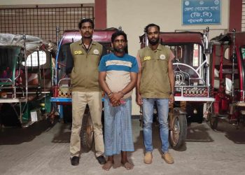 পটুয়াখালীতে অটোরিকশা উদ্ধার, চোর চক্রের হোতা আটক 