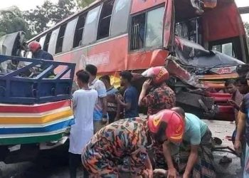 ফরিদপুরে মহাসড়কে বাস ও পিকআপ ভ্যানের সঙ্গে সংঘর্ষে ১১ জন নিহত