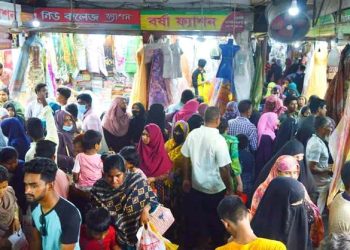 বগুড়ায় ঈদ বাজার জমজমাট
