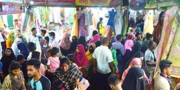 বগুড়ায় ঈদ বাজার জমজমাট