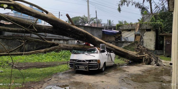 বাউফলে কাল বৈশাখীর তান্ডব, নিহত-২