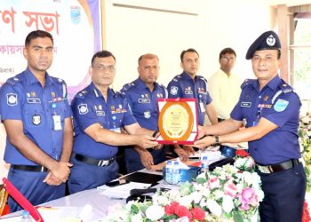 টাঙ্গাইলে সেরা ওসি নির্বাচিত হলেন আহসান উল্লাহ্, পেলেন শ্রেষ্ঠ সম্মাননা পুরস্কার