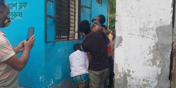 নড়াইলে স্কুলের জানালার গ্রীল থেকে জাহাজ শ্রমিকের ঝুলন্ত লাশ উদ্ধার 