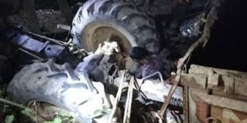 মেহেন্দিগঞ্জে ট্রলি নিয়ন্ত্রণ হারিয়ে চালক সুমনের মৃত্যু। 