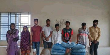 বাগেরহাট মোংলায় পুলিশের অভিযানে গাঁজাসহ আটক ৬ 