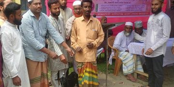 পঞ্চগড়ে যাকাতের টাকায় ছাগল বিতরণ