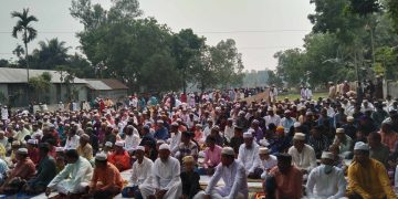 বাঁশদাইর কেন্দ্রীয় ঈদ মাঠে সকাল সাড়ে নয়টায় ঈদুল ফিতরের নামাজ অনুষ্ঠিত |