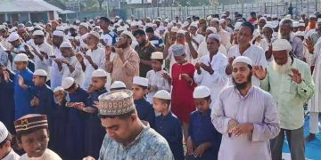 বাগেরহাট মোরেলগঞ্জে খোলা আকাশের নিচে ইসতিসকার নামাজ