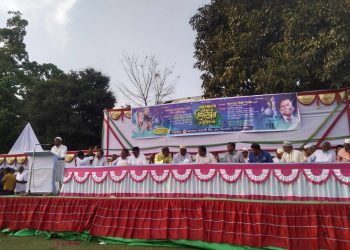 মাদারগঞ্জে অফিসিয়াল প্রার্থীদের পক্ষে নেতাকর্মীদের ভোট চাওয়ার নির্দেশ মির্জা আজম এমপি’র  