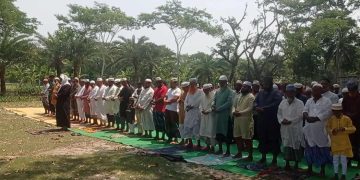 বাগেরহাট রামপালের বর্ণী ঈদগাহে খোলা আকাশের নিচে ইসতিসকার নামাজ