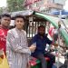 হাজীগঞ্জে তীব্র তাপদাহে পথচারীদের মাঝে পানি ও স্যালাইন বিতরণ ।
