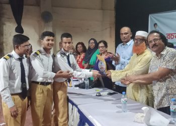 পঞ্চগড়ে দুর্নীতি বিরোধী স্কুল বিতর্ক রচনা প্রতিযোগিতা অনুষ্ঠিত।