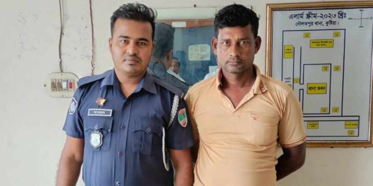 দৌলতপুর রিপোর্টার্স ক্লাবের সভাপতি’র উপর হামলার প্রধান আসামী আটক ।