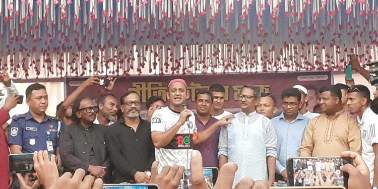 তেঁতুলিয়ার মানুষ খুবই অতিথিপরায়ণ বললেন ব্যারিস্টার সুমন।