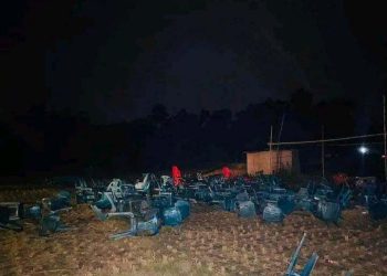 মাদারগঞ্জে কাপ পিরিচ এর সমর্থকদের উপর দোয়াত কলম সমর্থকদের হামলা ।