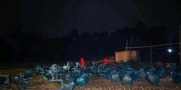 মাদারগঞ্জে কাপ পিরিচ এর সমর্থকদের উপর দোয়াত কলম সমর্থকদের হামলা ।