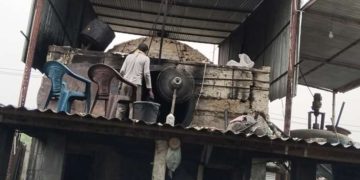 টাঙ্গাইলে পরিবেশের ছাড়পত্র ছাড়াই চলছে গ্রীণ অয়েল তৈরির কারখানা।