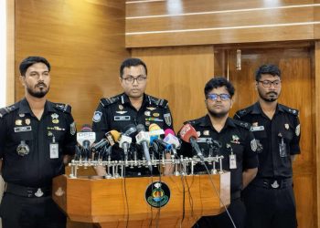 র‌্যাব-৫ এর জালে ডাকাতির প্রস্তুতিকালে মিজু গ্যাংয়ের মূলহোতাসহ আটক ১১