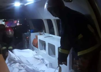 কালিহাতী রিপোর্টার্স ইউনিটির উদ্যোগে বিশুদ্ধ পানি ও স্যালাইন বিতরণ ।