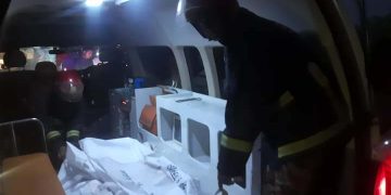 কালিহাতী রিপোর্টার্স ইউনিটির উদ্যোগে বিশুদ্ধ পানি ও স্যালাইন বিতরণ ।