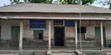 দেলদুয়ারে লাউহাটি ভূমি উপসহকারীর বিরুদ্ধে নানা অনিয়মের অভিযোগ।