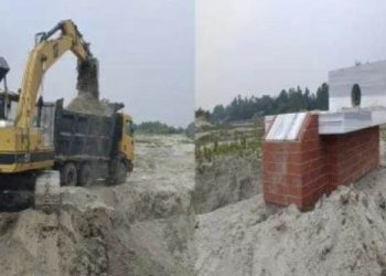 কালিহাতীতে বালু খেকোদের দৌরাত্ম বীরমুক্তিযোদ্ধার সমাধী নিশ্চিহ্ন করা হচ্ছে।