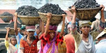 পহেলা মে মানেই বঞ্চিত শ্রমিকদের ন্যায্য পাওনা আদায়ের আন্দোলন! 