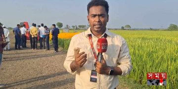 সময় টিভির নড়াইল জেলা প্রতিনিধিকে হামলা করেছে ছাত্রলীগ নেতা ।