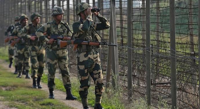 তেঁতুলিয়া সীমান্তে বিএসএফের গুলিতে ২ বাংলাদেশি নিহত।