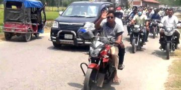 রৌমারীতে নবনির্বাচিত শালু চেয়ারম্যানের আনন্দ শোভাযাত্রা হয়েছে। 